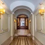 Veneto Holidays - Central Apartment In Via Veneto