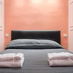 Veneto Holidays - Central Apartment In Via Veneto